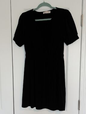 Michael Kors Black Short Sleeve V-Neck Mini Dress